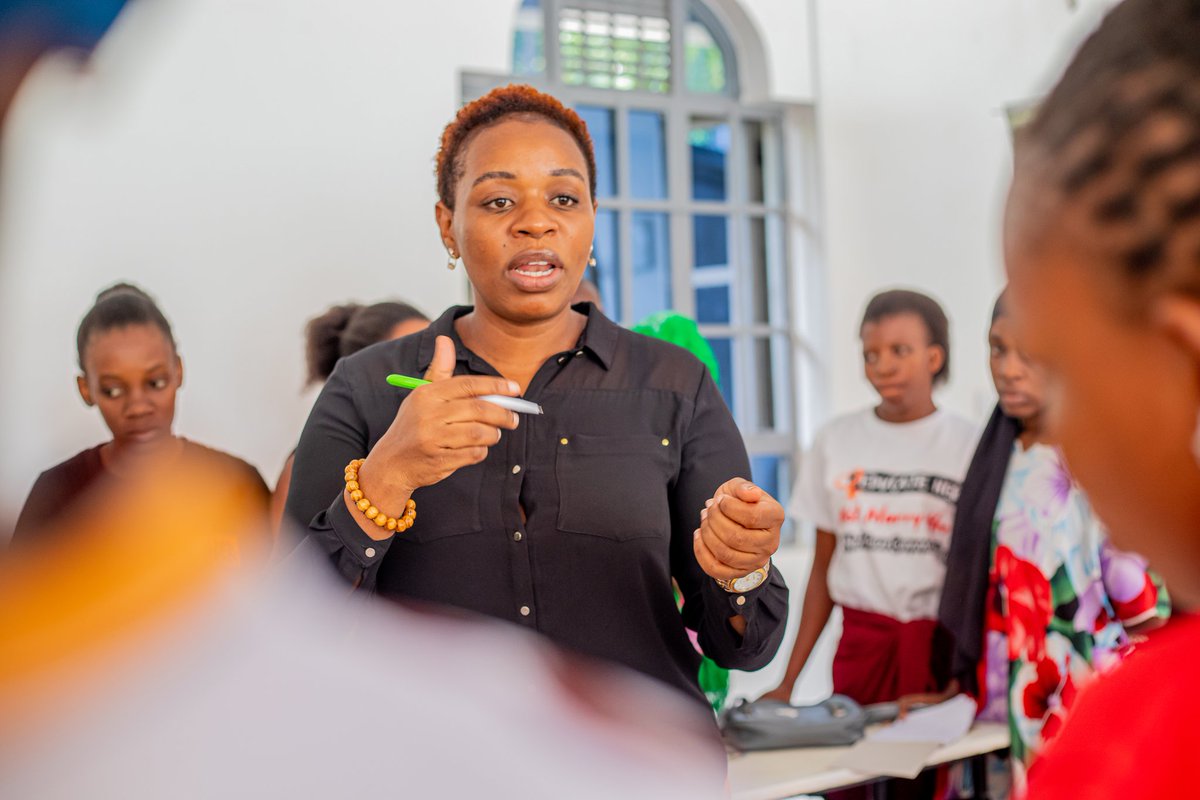 TiTiworldF's tweet image. At TiTi World Ke, we provide quality photography that celebrates vibrance and drives positive impact within the communities we serve.