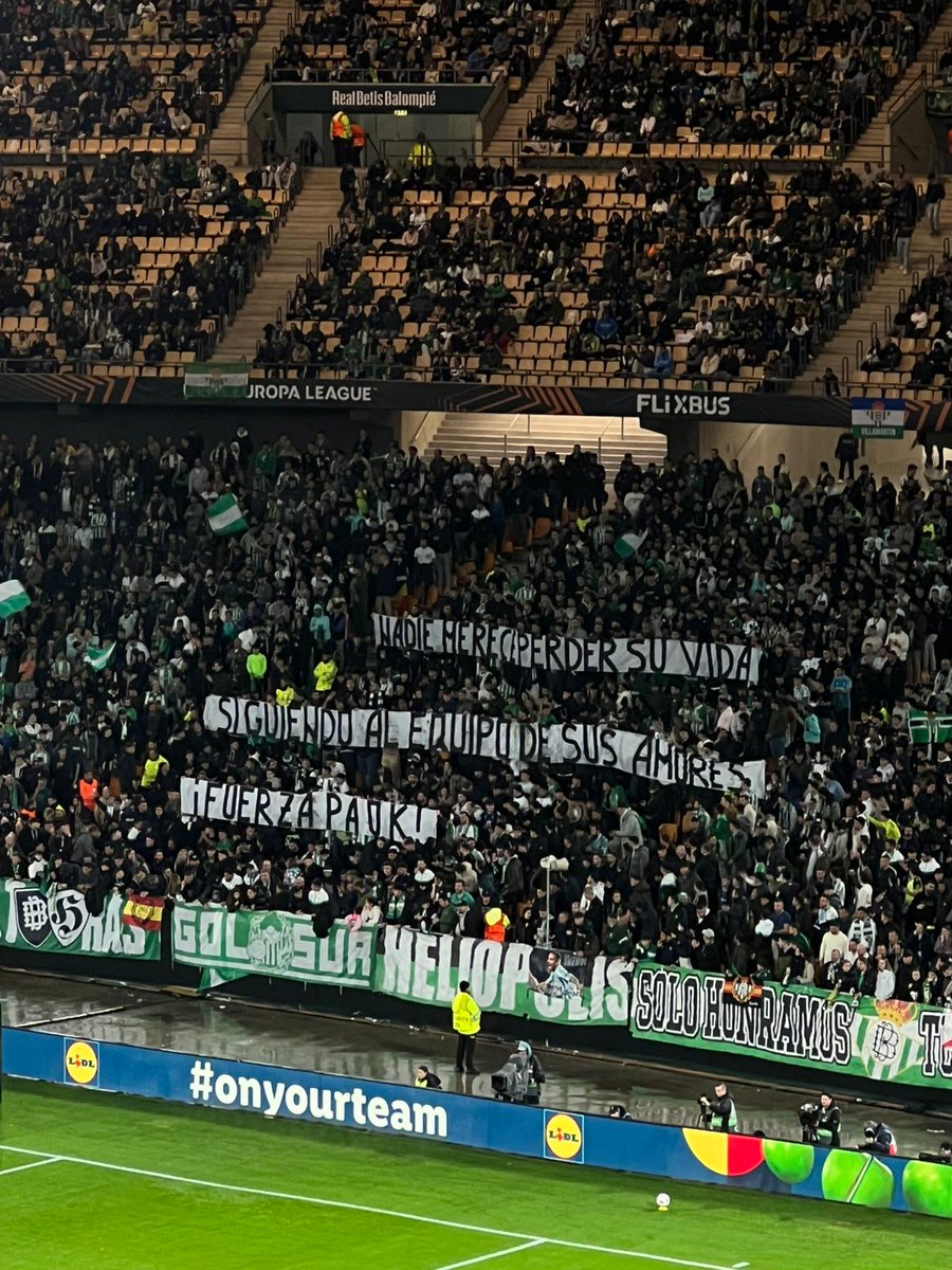 Unidos en el dolor.

Estamos con vosotros, <a href="/PAOK_FC/">PAOK FC</a>.