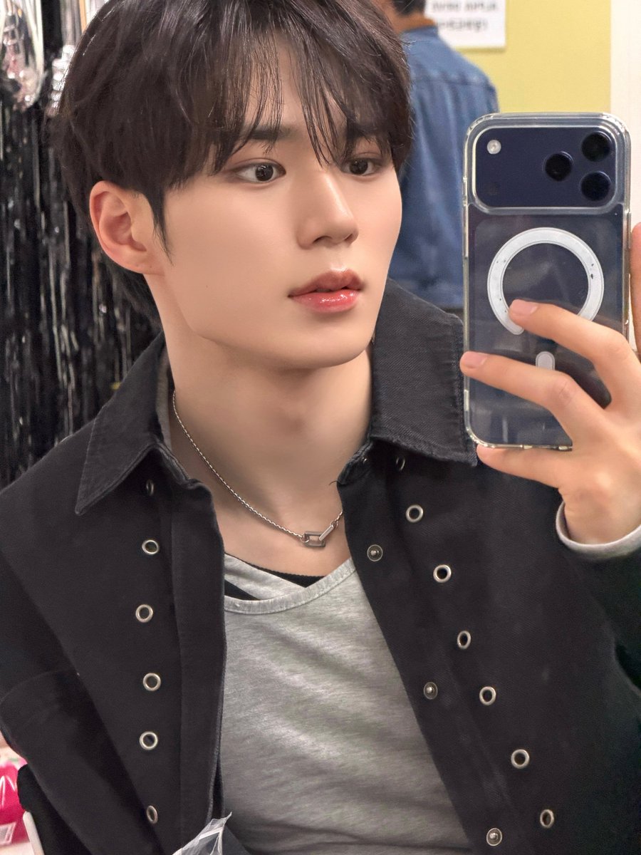 ( 📸 ) +CHAT › 

⤷ #JUNSEO : J’étais vraiment très heureux de pouvoir passer ce moment avec ALLYZ lors du Show Champion d'aujourd’hui !! Merci de me donner une si grande force. Je vous aime 🥰 Dormez bien 🌙✨ 

#KIMJUNSEO #김준서          #ALPHADRIVEONE