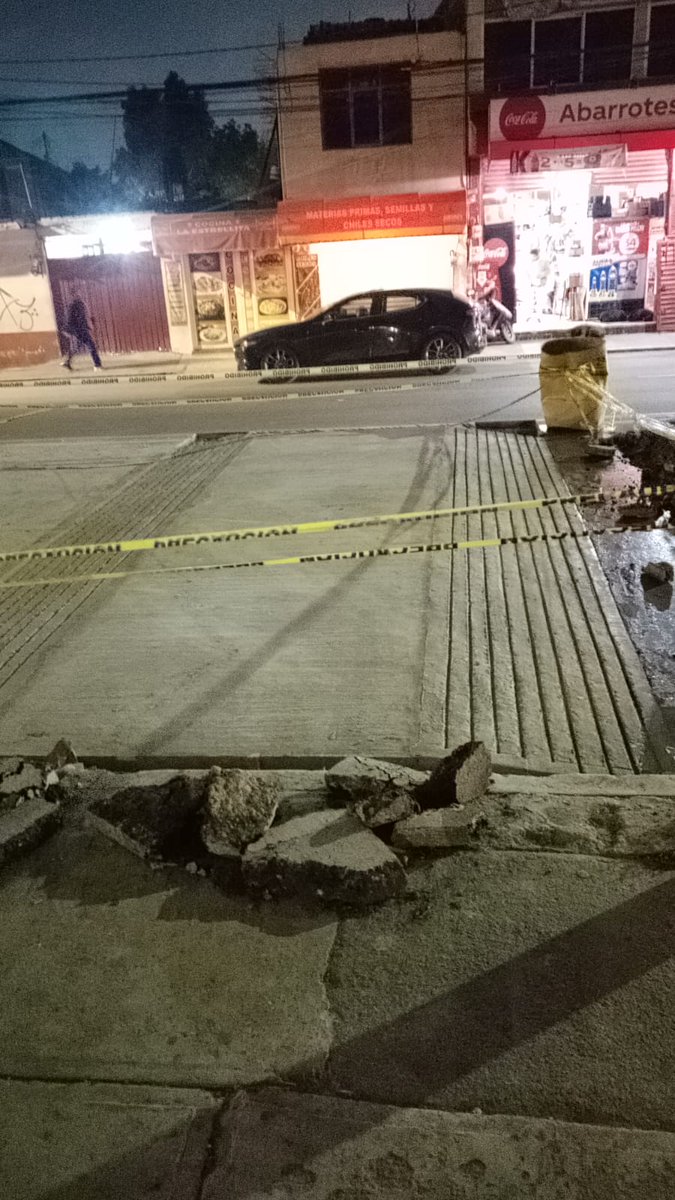 PuntoMedioEdo's tweet photo. 🤦🏻♀️⚠️🏚 Obras #inconclusas siguen provocando #accidentes en #JardinesDeLaHacienda, Cuautitlán #Izcalli.
Vecinos de esta comunidad denunciaron que las obras inconclusas del Gobierno de Cuautitlán Izcalli han provocado múltiples accidentes...
🤳🏻 Más info ⬇️
https://t.co/L1Vr9aJSlI https://t.co/SvtxqGSgc6