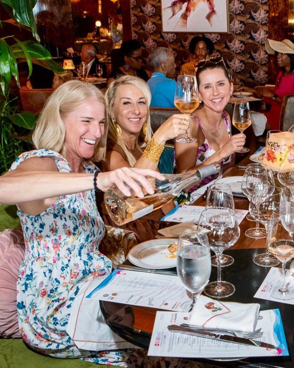 DigestMiami's tweet photo. The best brunches at #SOBEWFF are calling. 🍳✨  From soulful neighborhood tables to chef-led feasts and jazz-filled afternoons, these are the best SOBEWFF® events to book now.  Read more at https://t.co/V4hLtkzcHQ https://t.co/tkJbx4U3WJ