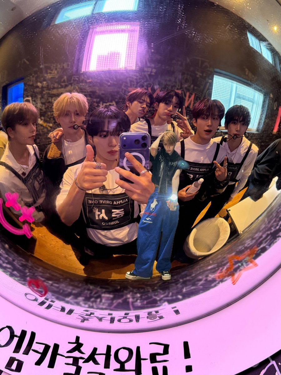 ( 📸 ) X › 

⤷ #JUNSEO : Avez-vous bien regardé notre performance au MCOUNTDOWN aujourd’hui aussi ?!
Merci infiniment de toujours nous suivre et de nous soutenir 🥰
Faites de beaux rêves ce soir également, ALLYZ 🌙✨🫶

#KIMJUNSEO #김준서          #ALPHADRIVEONE