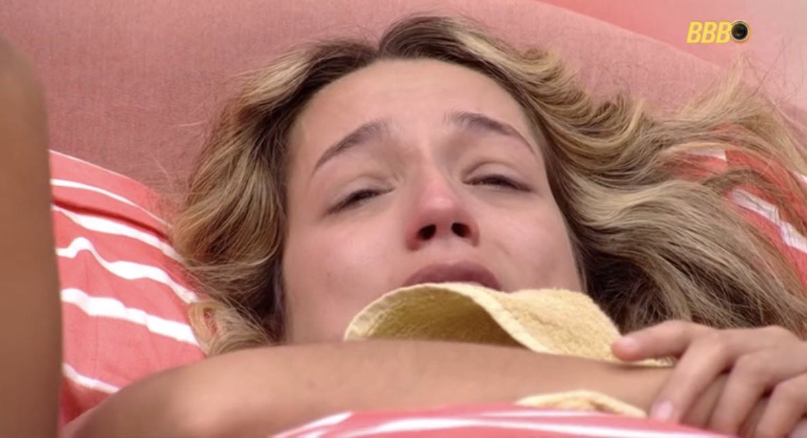 lelespadotti's tweet photo. samira chorando dizendo que quer ir embora, gente começa logo esse laboratório só chora essa chata #bbb26 https://t.co/Su1j5O6ET4