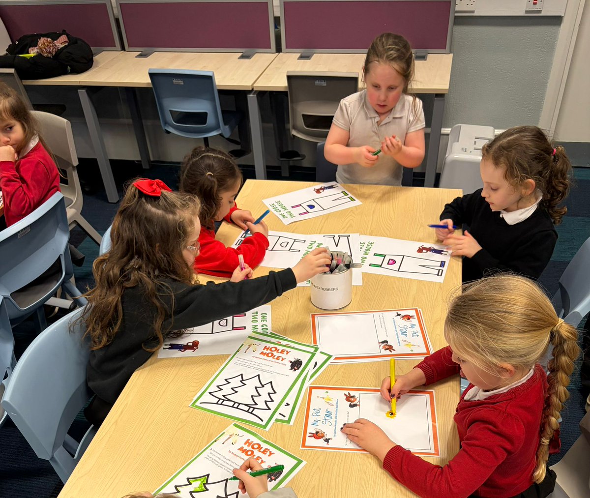 DalryPrimary's tweet image. We thoroughly enjoyed our visit to the library, colouring in, and receiving our Bookbug bags full of goodies! A big thank you to all of our helpers — we had a great time 📚🎨🎁
#LibraryVisit #Bookbug #LearningIsFun #Thankyou
