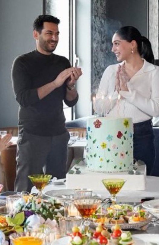 Serhat'ın mutluluğu tamamen Zeynep'i mutlu etmeye bağlı. Çok tatlılar 🫠🥰 #ZeySer