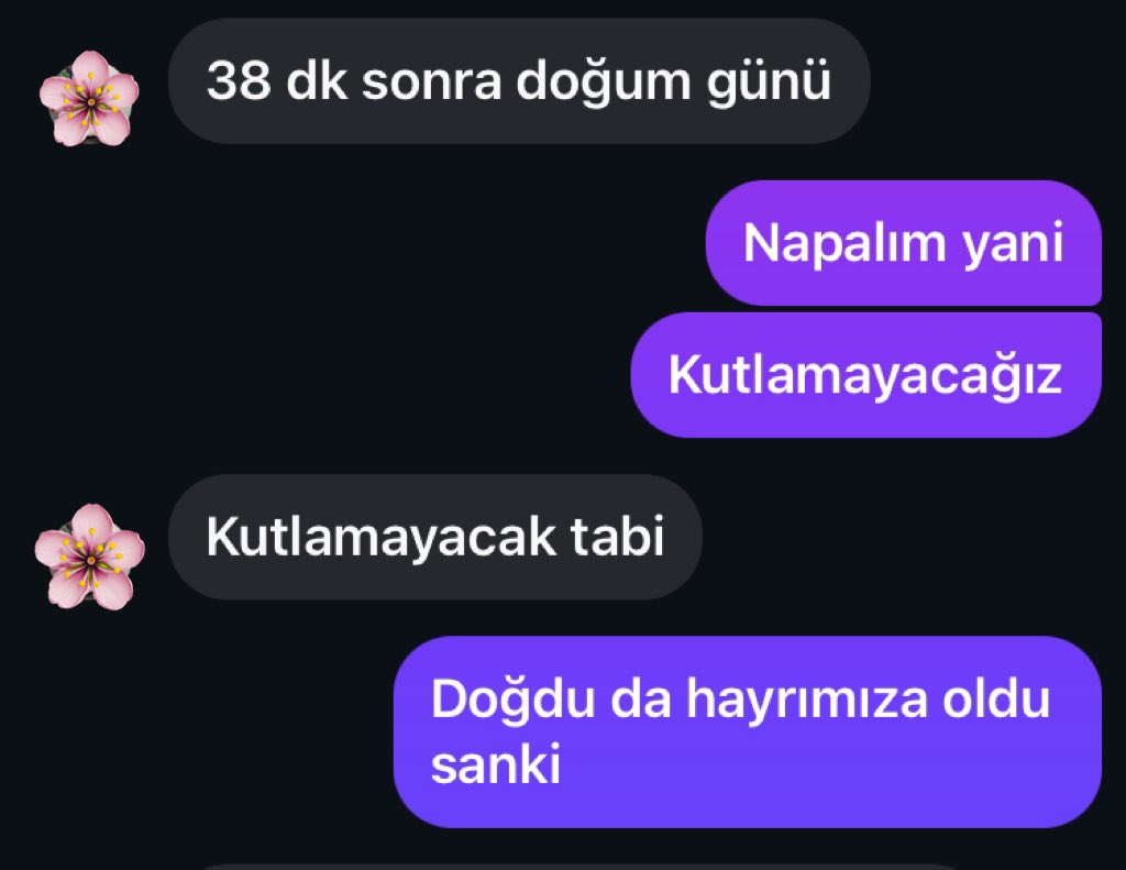 ZeynepByrmoglu's tweet photo. Arkadaşlarımın exlerine duyduğum kin 🙏🏻 https://t.co/GcaBkVYMpA