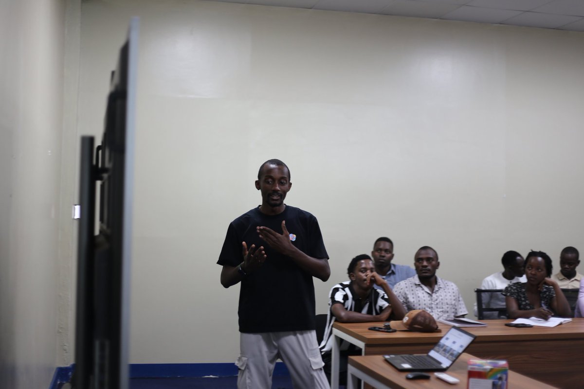 martplusug's tweet photo. 🎓 Tech training day at Martplus Link Systems!
Empowering our technicians with advanced skills in CCTV &amp; entry/exit system.
Because safer homes and smarter businesses start with expertise.

#Camera #CCTVCamera #Hikvision #Training #Martpluslinksystems #VideoSurveillance #Security https://t.co/CkY0gszYU7