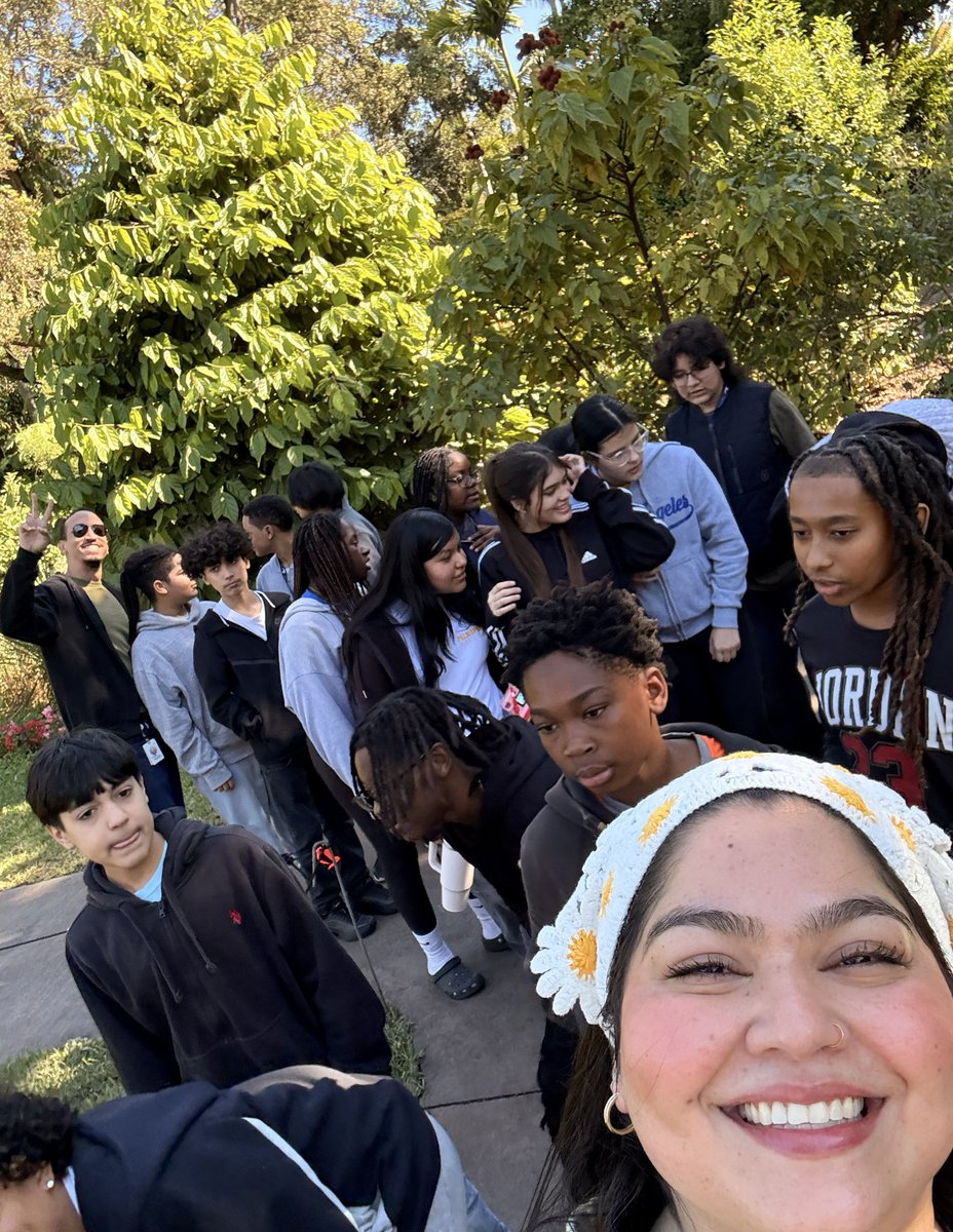 InsightfulGaibi's tweet photo. Today we brought our 7th graders to Mounts Botanical Garden 🌸🌱 A great day of outdoor learning! #StingrayPride 💙💛 https://t.co/6qJAu5JLGO