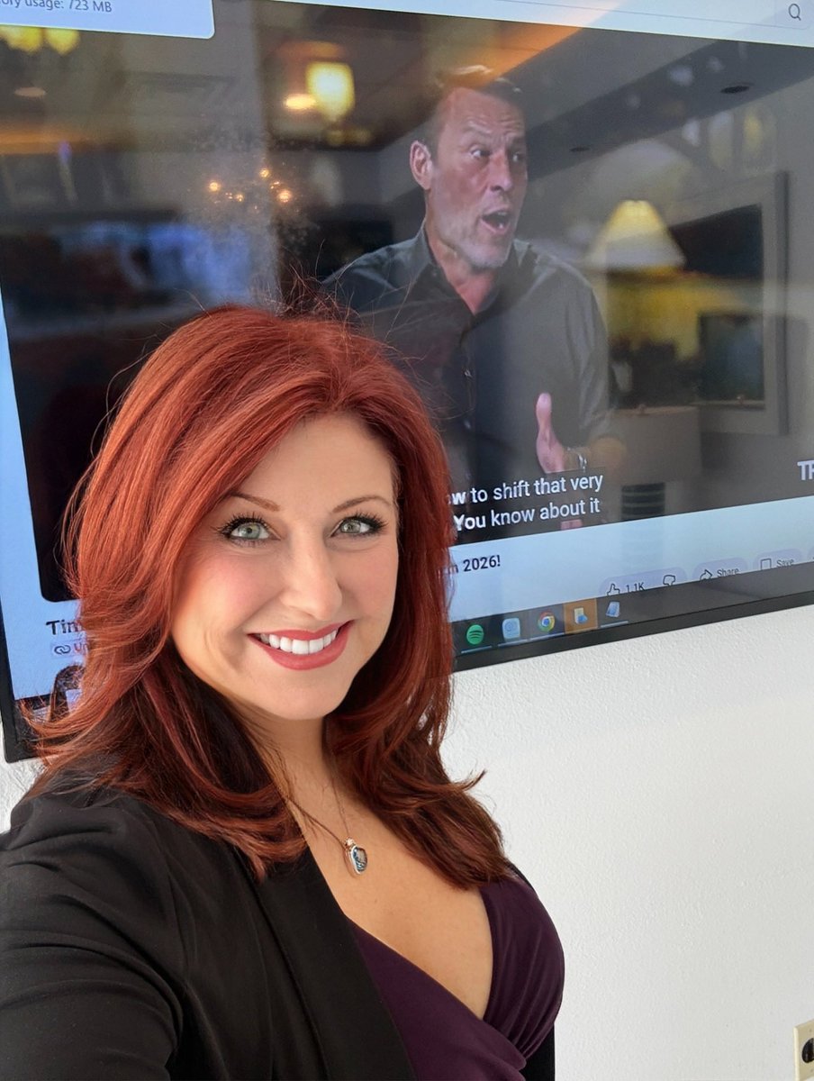 SandyKastel's tweet photo. Watching Time to Rise from my office today.
A good reminder that growth doesn’t always happen on a stage—sometimes it happens in quiet moments of clarity. ✨

#TimeToRise #Mindset #Leadership https://t.co/4UYC78FAP9