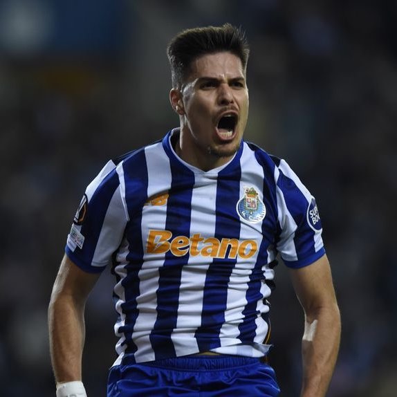 SetorDesportivo's tweet photo. ๐GOLO DO FC PORTO!
โฝ๏ธ Francisco Moura concretiza a reviravolta!
36โ | FC Porto 2โ1 Rangers
#FCPRFC #UEL https://t.co/hDPC9qYCuE