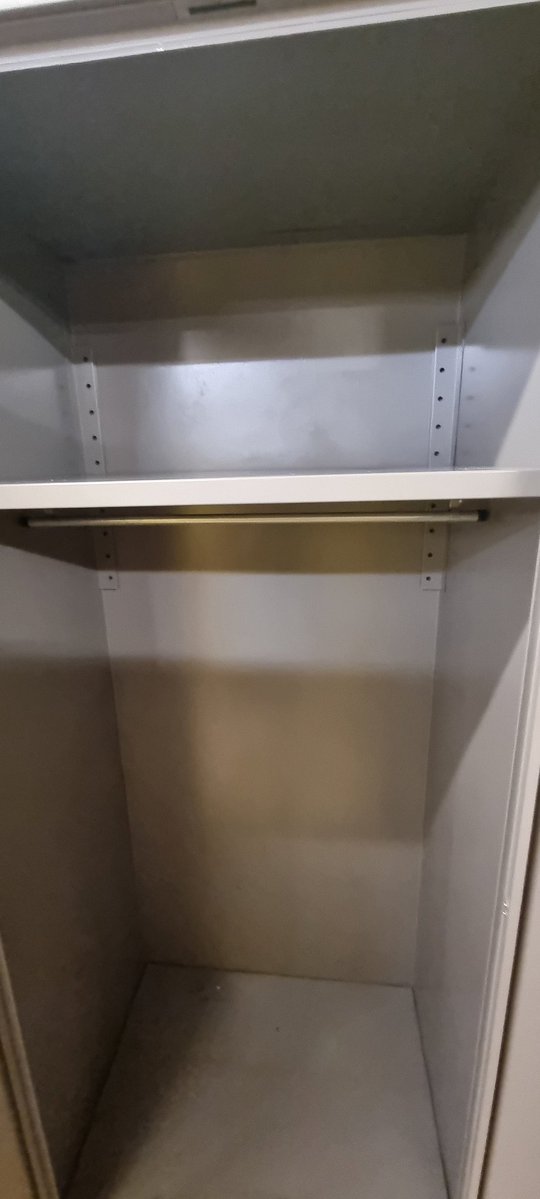 Locker cleaned out, warrant card handed in.

Into 20+ years of serving the people of London, 9 of that in the Met, worked with some of the best people life has to offer, some amazing times &amp; a lot more tough ones, the job just isn't worth it anymore.

Stay safe everyone