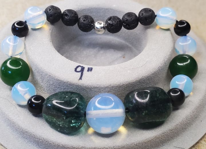 kellynannem's tweet photo. Art of the Day! "Rollover Stretch Bracelet, Green". Buy at: https://t.co/HRHRZ7qNMR https://t.co/90wsBu73oQ