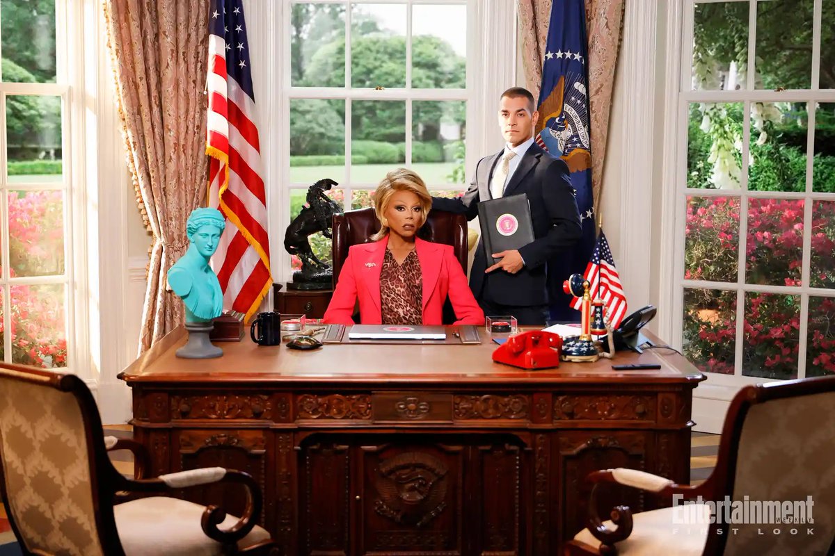 PopCrave's tweet image. New look at RuPaul’s upcoming comedy ‘Stop! That! Train!’ via Entertainment Weekly.

In theaters May 29.