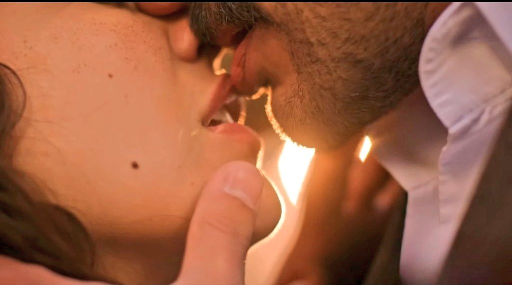 Offf tablo yapıp asmalık resmen bunlar ne böyle bu nasıl tutkudur böyle yandık bittik kül olduk ❤️‍🔥❤️‍🔥❤️‍🔥🫠🫠
#YılSer #HalefKöklerinÇağrısı