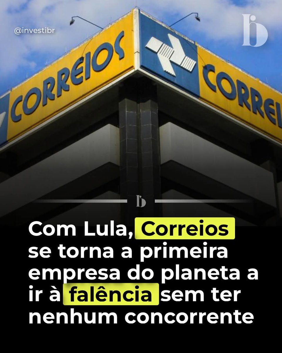 SensoCrtico1's tweet photo. A crise nos Correios atingiu um ponto histórico: pela primeira vez no mundo, uma empresa estatal de serviços postais enfrenta a falência sem ter qualquer concorrência direta. 

Especialistas apontam que a situação é resultado de décadas de má gestão, decisões políticas equivocadas e a crescente incapacidade da empresa de se modernizar diante das demandas logísticas do século XXI.

Sob o governo de Lula, a expectativa era de recuperação e modernização do serviço, mas os cortes orçamentários, atrasos em investimentos tecnológicos e a manutenção de estruturas ineficientes acabaram acelerando o colapso. 

Enquanto isso, milhões de brasileiros enfrentam atrasos em entregas, aumento de tarifas e a incerteza sobre a continuidade de serviços essenciais. 

Analistas afirmam que a falência dos Correios evidencia não apenas problemas administrativos, mas também a fragilidade de modelos monopolistas quando não há pressão do mercado para inovação e eficiência.