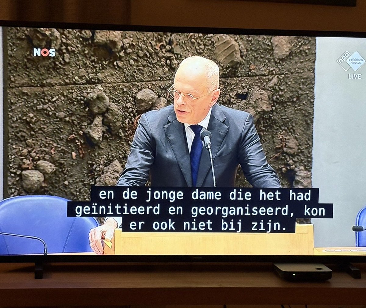 en de Minister die iets kan doen om de situatie voor honderdduizenden patiënten te verbeteren, besluit dat niet te doen. 

#PAISDebat #PAIS #LongCovid