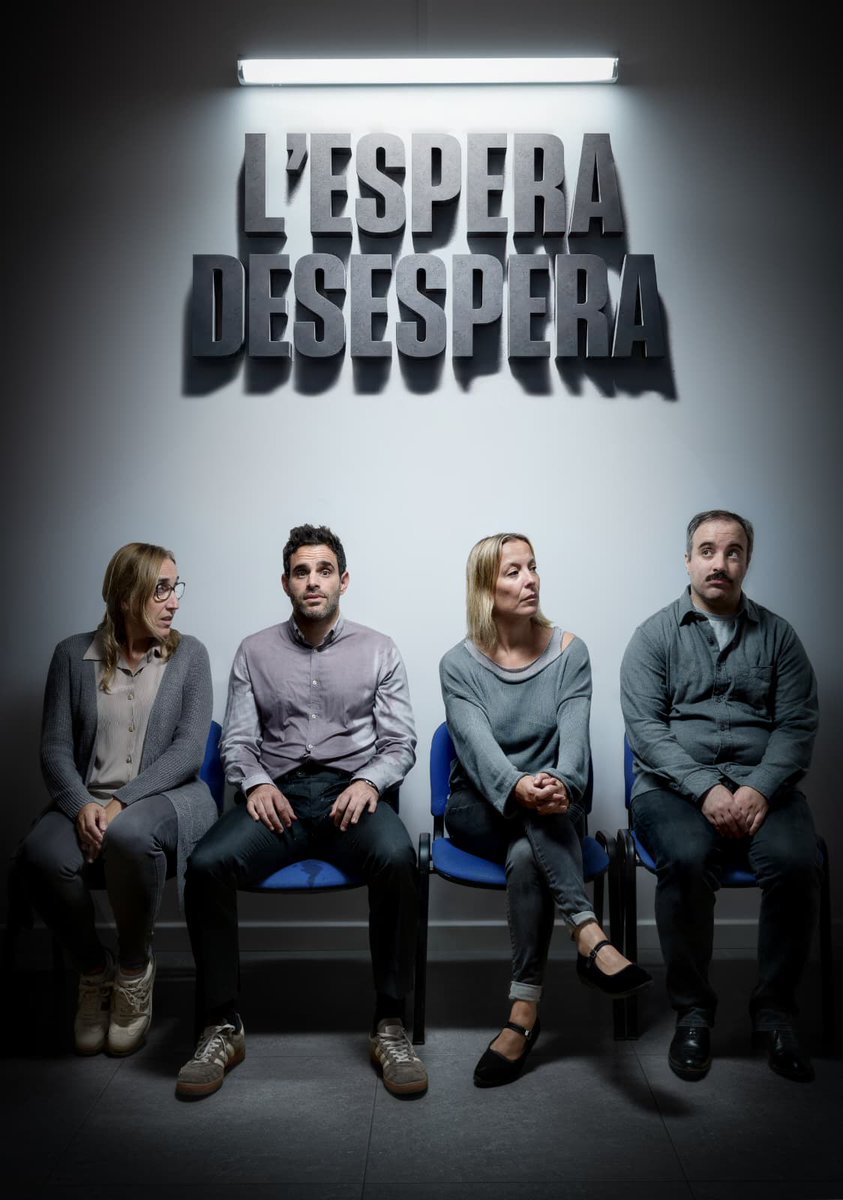ForesJuliana's tweet photo. 🎭El pròxim 7 i 8 de febrer estrenem el nou projecte de la companyia @monanimalteatre a l'escenari de @elcircol de #Badalona.

Una comèdia absurdament desesperant escrita i dirigida per @MiriamPunti.

📷 @montsebt 
🎟️Més informació i entrades a: https://t.co/lHvSfMsJBq https://t.co/yj1qEUzHSo