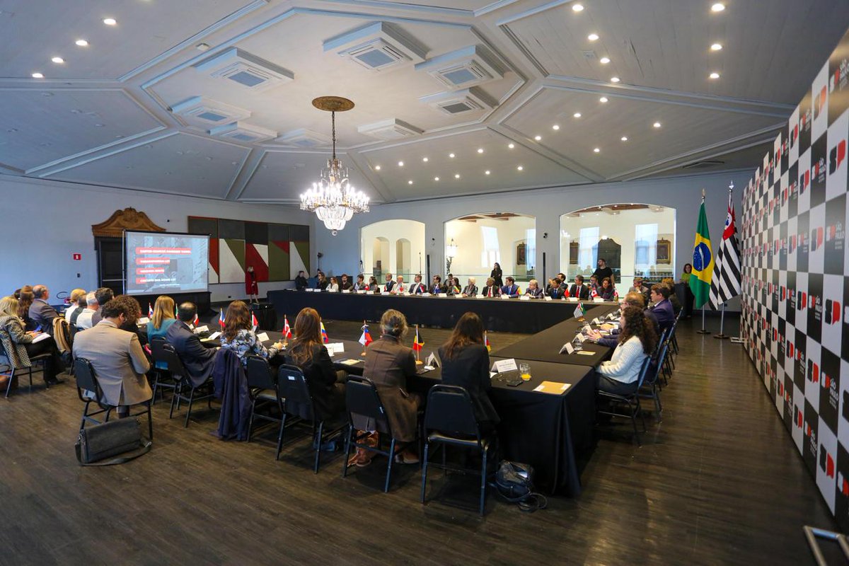 S. Ex.ª Cônsul-Geral Abdalla Shaheen participou da primeira rodada do Diplomatic Talks, realizada no Palácio dos Bandeirantes, ao lado de representantes do corpo diplomático, em encontro com a Secretária de Estado de Meio Ambiente, Infraestrutura e Logística de São Paulo, Natália