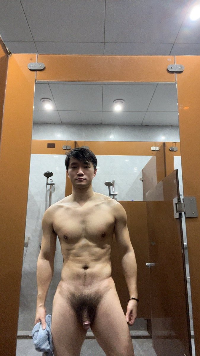 愛露出肌肉的旭旭 tweet media