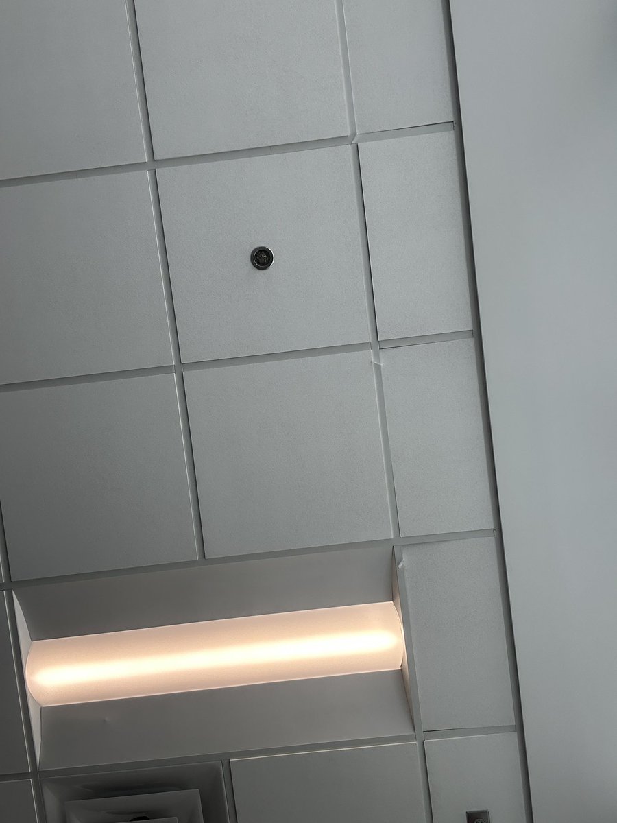 DoctorMisterSir's tweet photo. J*b ceiling dox #WheresDoc https://t.co/DB4FRVfPGt