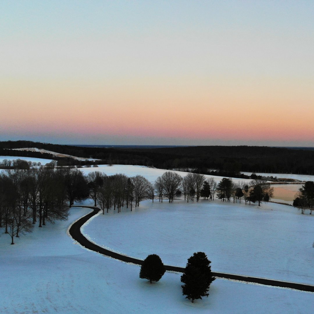 trumpwinery's tweet photo. We're open! 🥂

Join us for a snow-day sip and a delicious bite to eat in the Trump Cidery tasting room today (1/29) from 11am-5pm.

All of our wines and tasting flights will be available at 3550 Blenheim Rd, conveniently located just across the street from the Grand Hall tasting room. See you soon!

#TrumpWinery #TrumpCidery #SnowPlan #VaWine #VaCider #Charlottesville #WineTasting