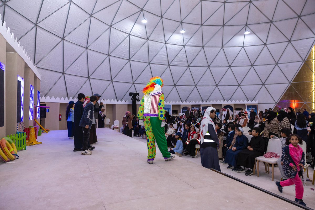 انطلاق فعاليات مهرجان الصقور في  #الحدود_الشمالية بمحافظة طريف