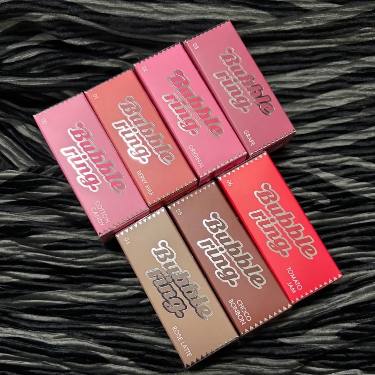 candyfoxx216's tweet photo. ［PR：LUNA］
ロングラスティング バブルリングガムグロス 全７色♡
パッケージが平成ギャル感あって
好みすぎる👏❤️
グロスなのにもっちりと高密着で、
なかなか落ちにくくてびっくり！
全色可愛くて選べないグロス♡
是非使ってみてくださいね〜✌︎('ω')✌︎ https://t.co/kj3aE6l6gn