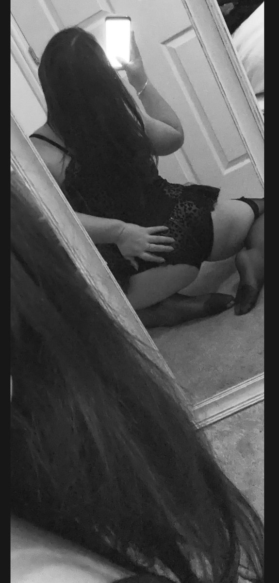 Layla__bloom tweet media