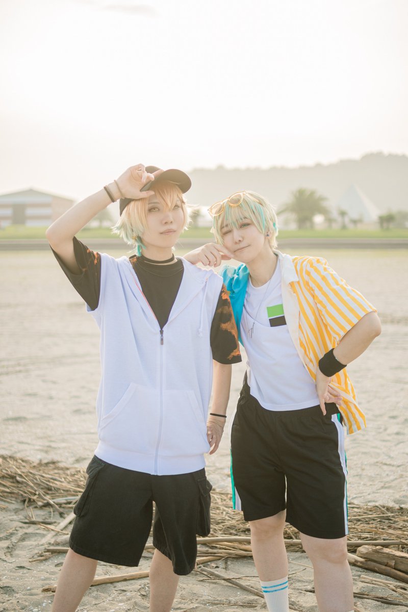 kya_ra16's tweet image. 【⚠️コスプレ/🦸海の家】

🗣️　＼　🦒と🐝は  べしゃりたい　／

🦒Tsuiさん
🐝きゃら
📸りゅうちゃん＆ひでさんtnx!