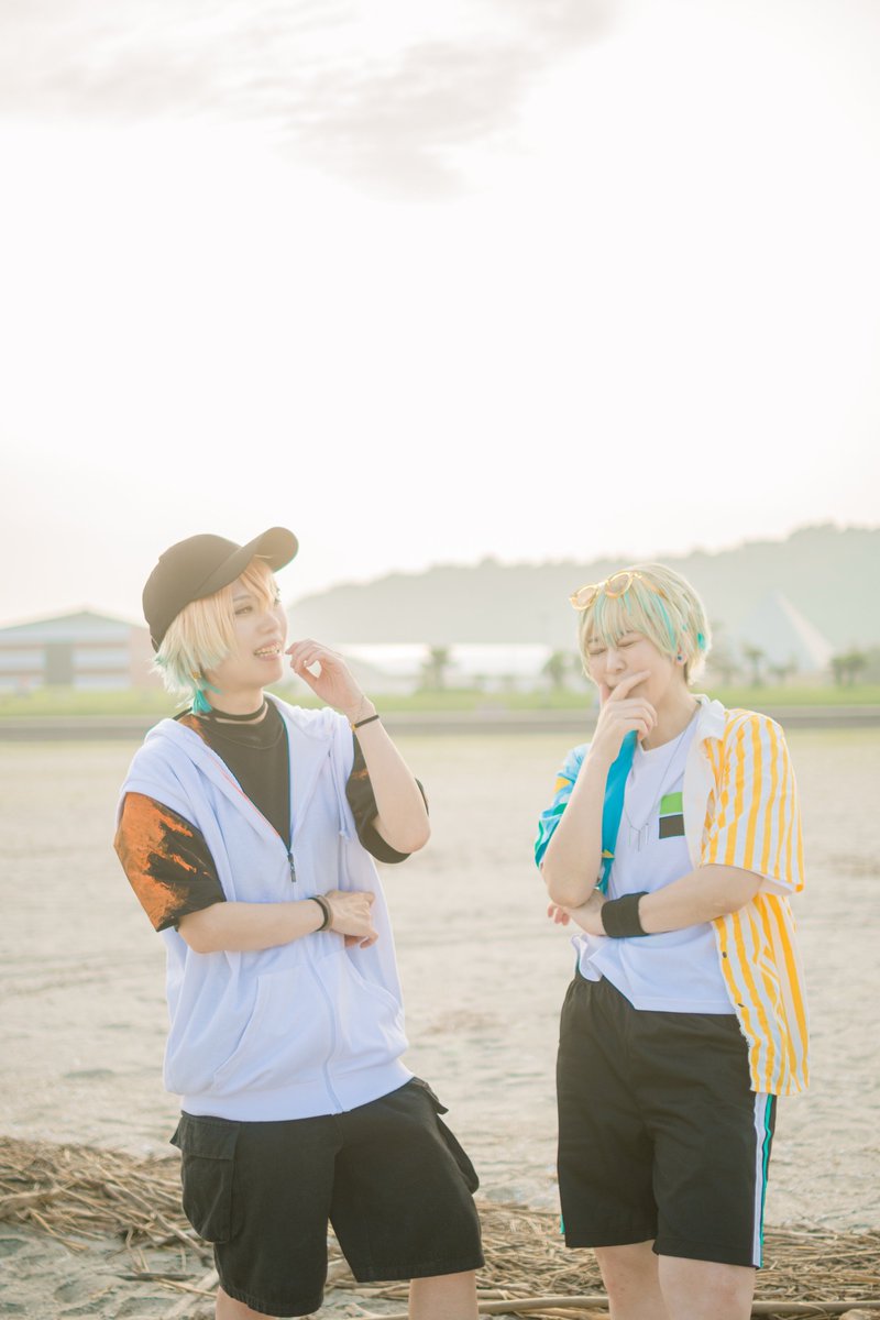 kya_ra16's tweet image. 【⚠️コスプレ/🦸海の家】

🗣️　＼　🦒と🐝は  べしゃりたい　／

🦒Tsuiさん
🐝きゃら
📸りゅうちゃん＆ひでさんtnx!