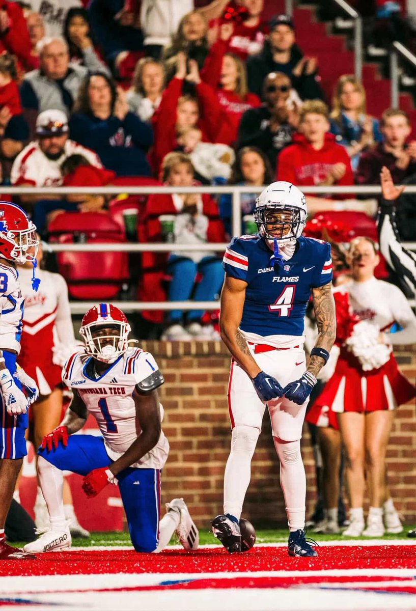 aviyondarien1's tweet photo. Blessed to Receive an offer from Liberty University Football via coach : Coach Newland Issac https://t.co/piGR4DovLX