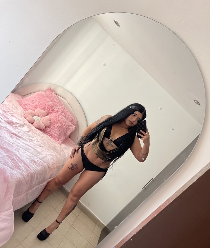 Meli 🌸 tweet media