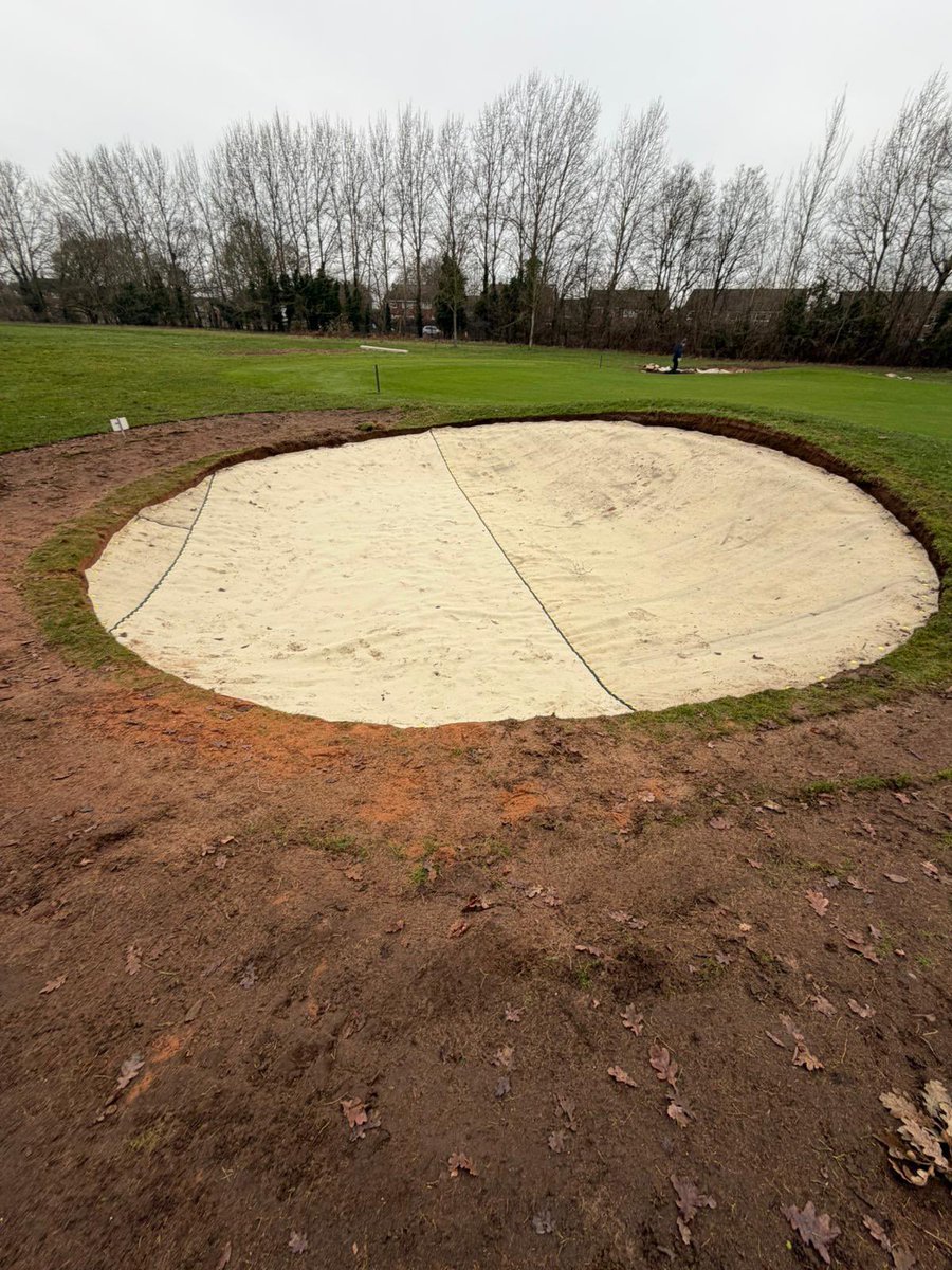 Quick 3 bunkers installed with <a href="/BunkerMat_com/">Whitemoss Eco - Innovative Golf Course Solutions.</a> this morning <a href="/WheatleyGC/">Wheatley Golf Club</a> nicely prepared by Brad and the lads.
