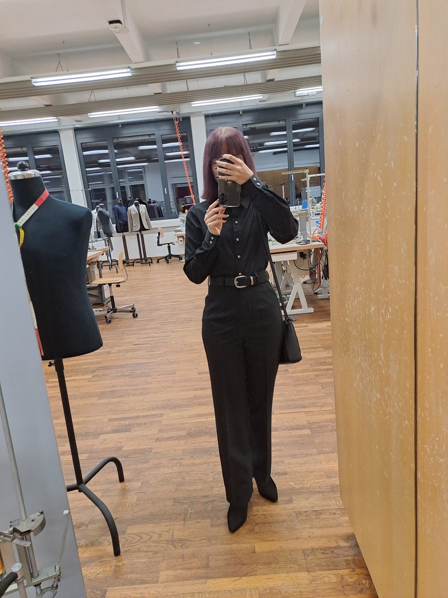 elfbitsomnia_'s tweet image. Just realized I never posted the pants hshahahhshhs but here's the result of this school term !!!