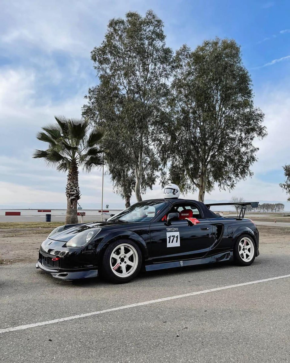 JDM_Underground's tweet photo. Race number 171 on black with white wheels. GT wing, aggressive aero, track in the background. Mid-engine lightweight with that 1ZZ under a ton - affordable track weapon that just works. Function over flash.

#W30 #Toyota #MRS #JDM #JDMCars

🚗
📸
🛒 https://t.co/eG66IN4jG4 https://t.co/xwenODOzRl