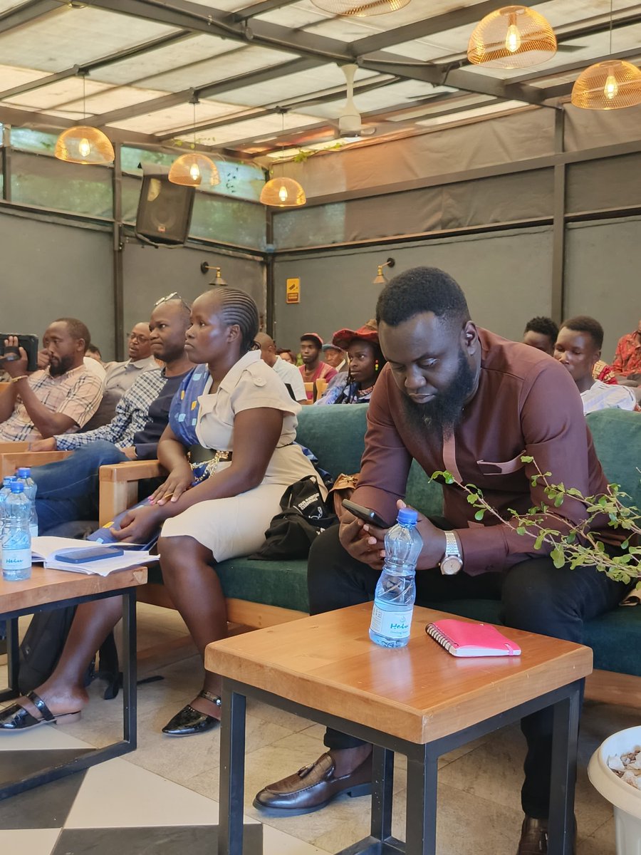 Missmwenesi's tweet photo. We recognize that lasting change is rooted in political education, critical consciousness, and organized communities.
#FeministCurriculumLaunch #OrganizingThroughKnowledge https://t.co/prAnngJagg