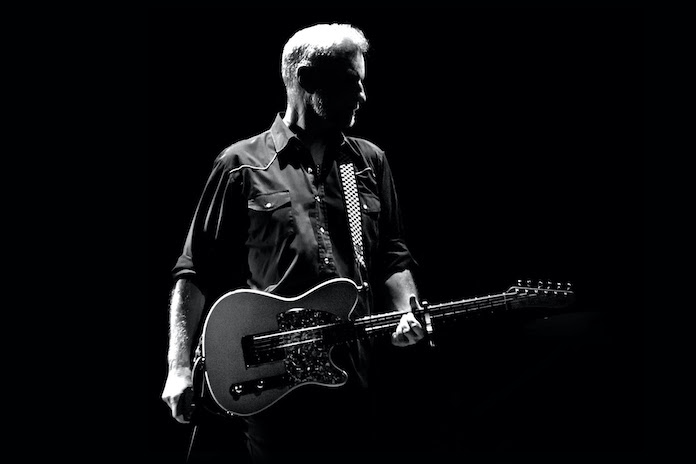 Under_Radar_Mag's tweet photo. Legendary British protest singer Billy Bragg has penned a new song about the people in Minneapolis protesting the influx of ICE agents. 

“City of Heroes” was inspired by the murders of Alex Pretti and Renée Good by ICE agents. 

https://t.co/Hg2MO7LcTw https://t.co/Z1vtX7GNpg