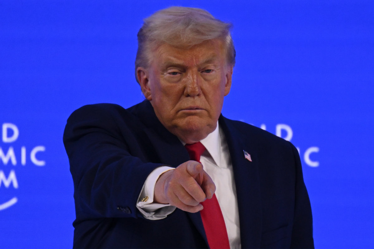 Savaş denince aklına hala cephe hattı veya füzeler geliyorsa önümüzdeki on yılı ıskalıyorsun demektir.

Mesele artık petrol kuyuları değil.
Teknolojinin kalbi olan elementlere kimin çökeceği.

Asıl kavga burada dönüyor.

ABD nin en büyük kabusu ne biliyor musun?
Lityum ve bakır