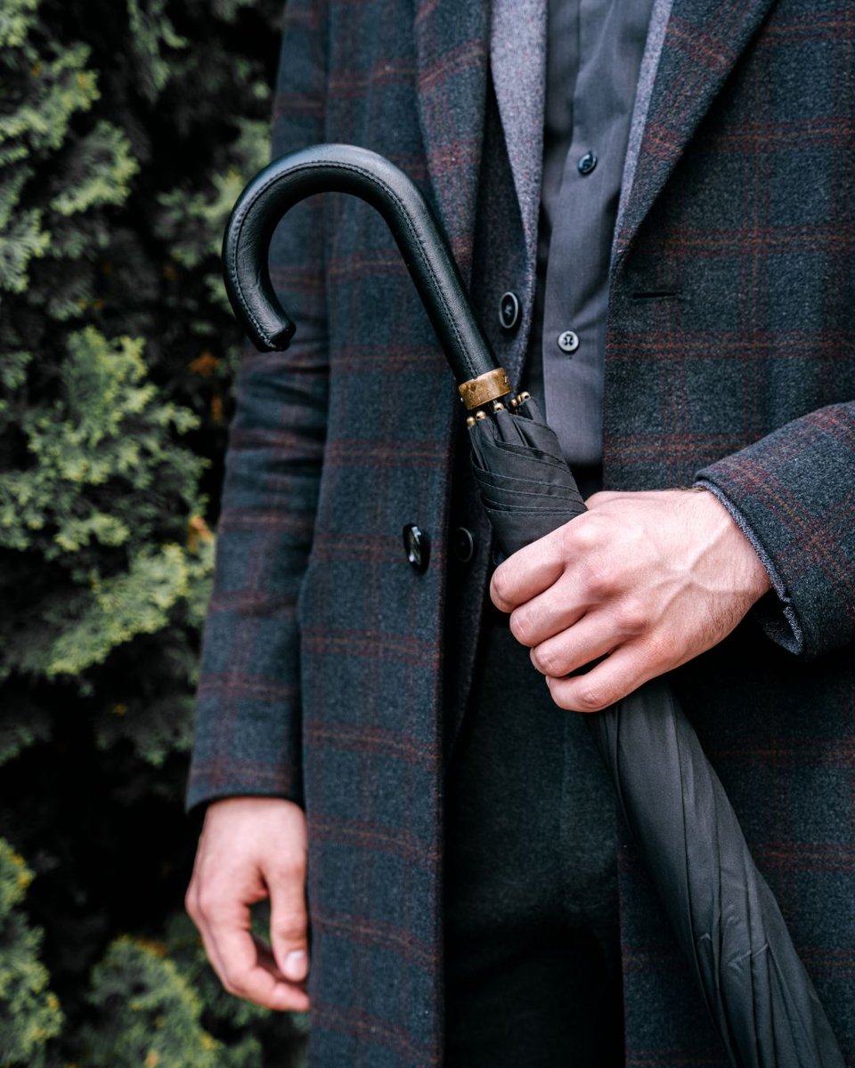 VeribestCleaner's tweet photo. In any weather, we have your clothes protected long-term. 🌍
#GreenEarthCleaning #NonToxic #DryCleaning https://t.co/K2Onguywaq