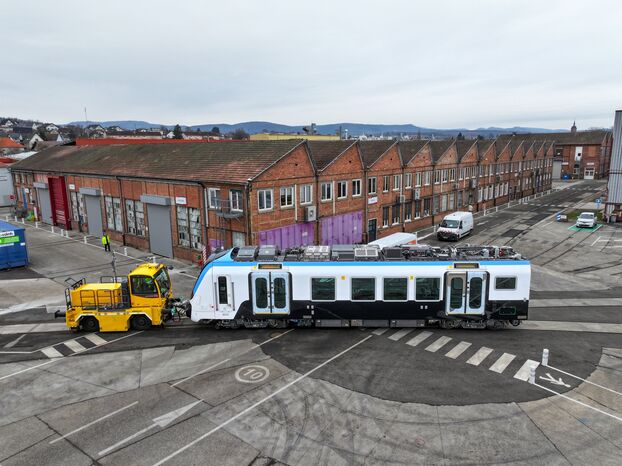 La futur rame Mi20 arrive belle photo <a href="/IDFmobilites/">IDF Mobilités</a> <a href="/Alstom/">Alstom</a>  photo du parisien ↙️⬇️↘️ <a href="/le_Parisien/">Le Parisien</a>
