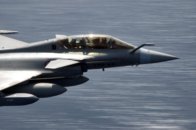 Le groupe français LMB Aerospace qui fabrique des ventilateurs pour les Rafale, les sous-marins nucléaires et le porte-avions Charles de Gaulle a été vendu aux Etats-Unis contre l’avis de la DGA. Paris veut rassurer

 fdesouche.com/2026/01/29/le-…