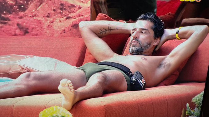 senna_andreinha's tweet photo. Boa tarde,tô indo fazer o mesmo q Cawboy 🤌☀️
#BBB26 https://t.co/DcMZBDJpN1