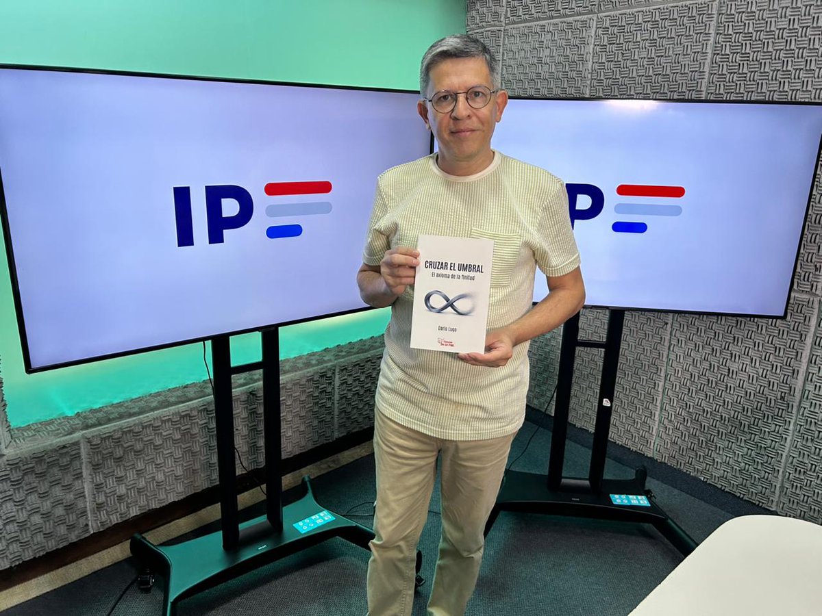 <a href="/darilu1970/">Darío Lugo</a> "Nuestra vida no es infinita, tiene temporalidad y ese infinito de la portada, está difuminado en su finalización, es simbólicamente la plasmación de lo que es nuestra vida", <a href="/darilu1970/">Darío Lugo</a>, periodista y escritor
