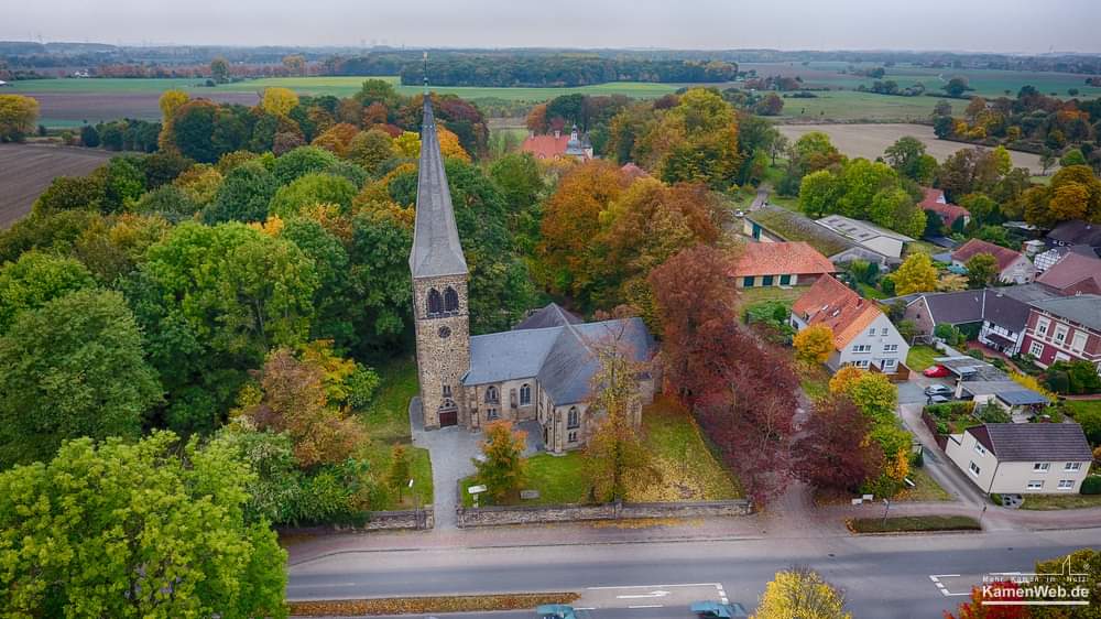 Jetzt eine kurze Verschaufpause, dann geht der Tag weiter: die monatliche Sitzung des Presbyteriums steht noch an ... les' mich grad schnell noch in die Tagesordnung ein 🫣 
Euch wünsche ich einen schönen Abend und macht Euch eine angenehme Zeit ☀️