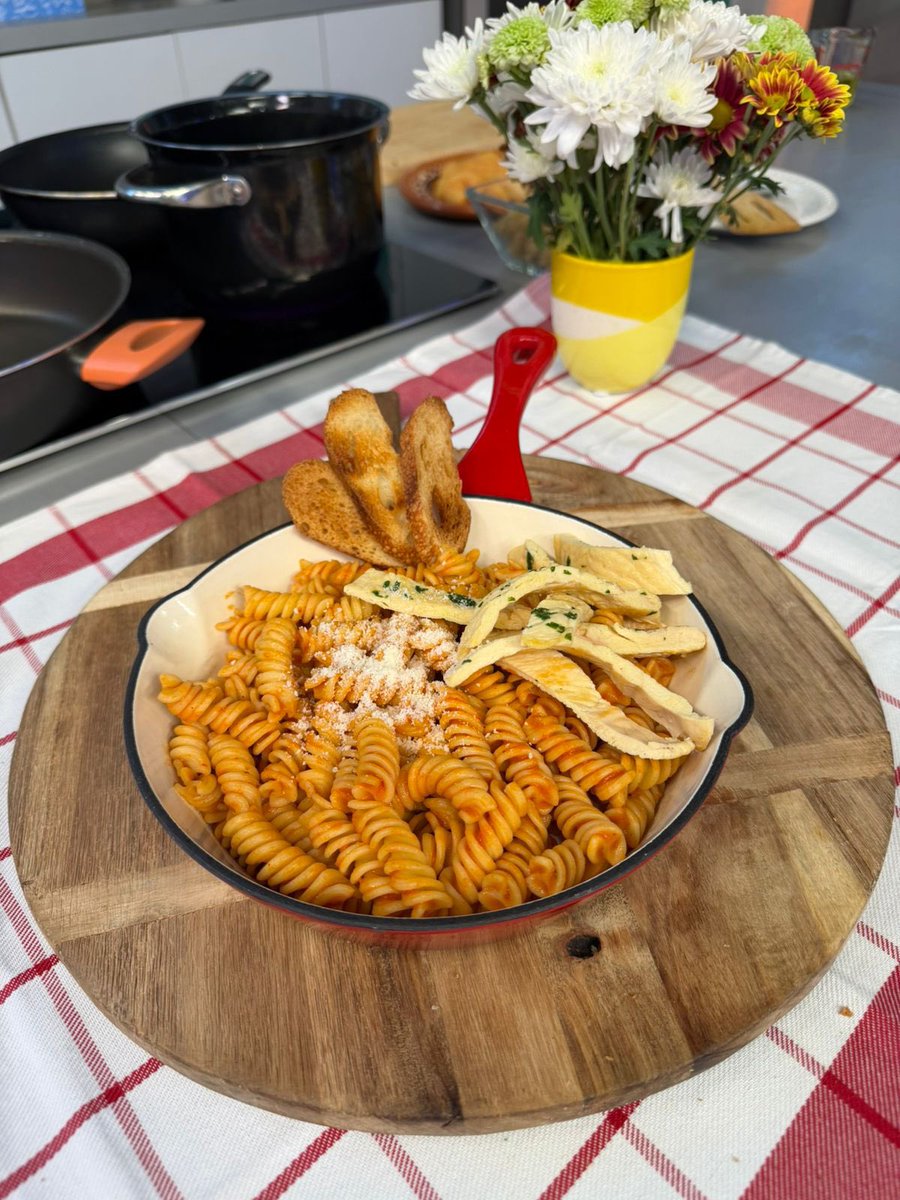 ¡Arrancamos el #SabroZone del día! Hoy cocinamos: tornillo cremoso de chipotle 🤩