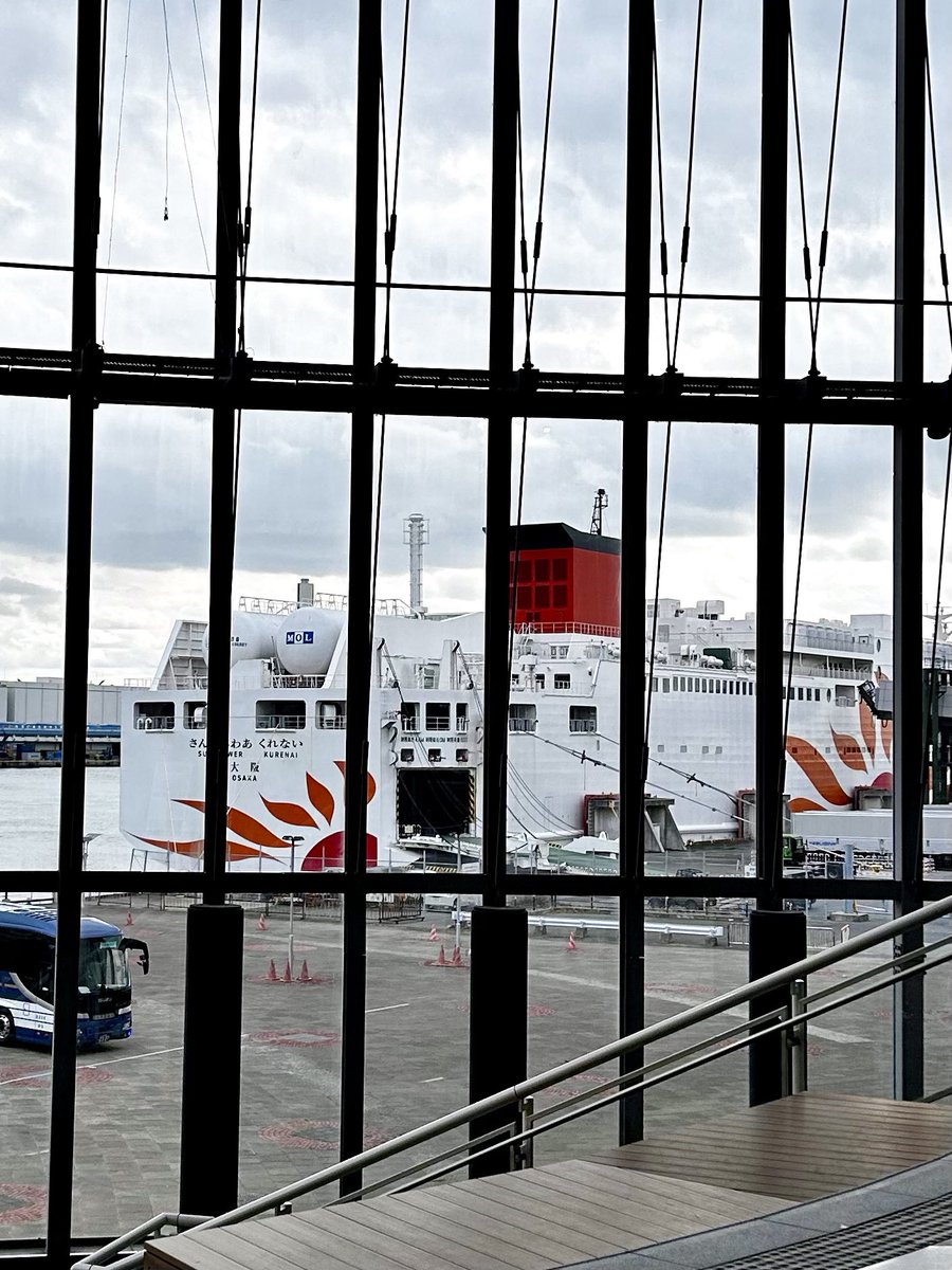 aprilsanta tweet media