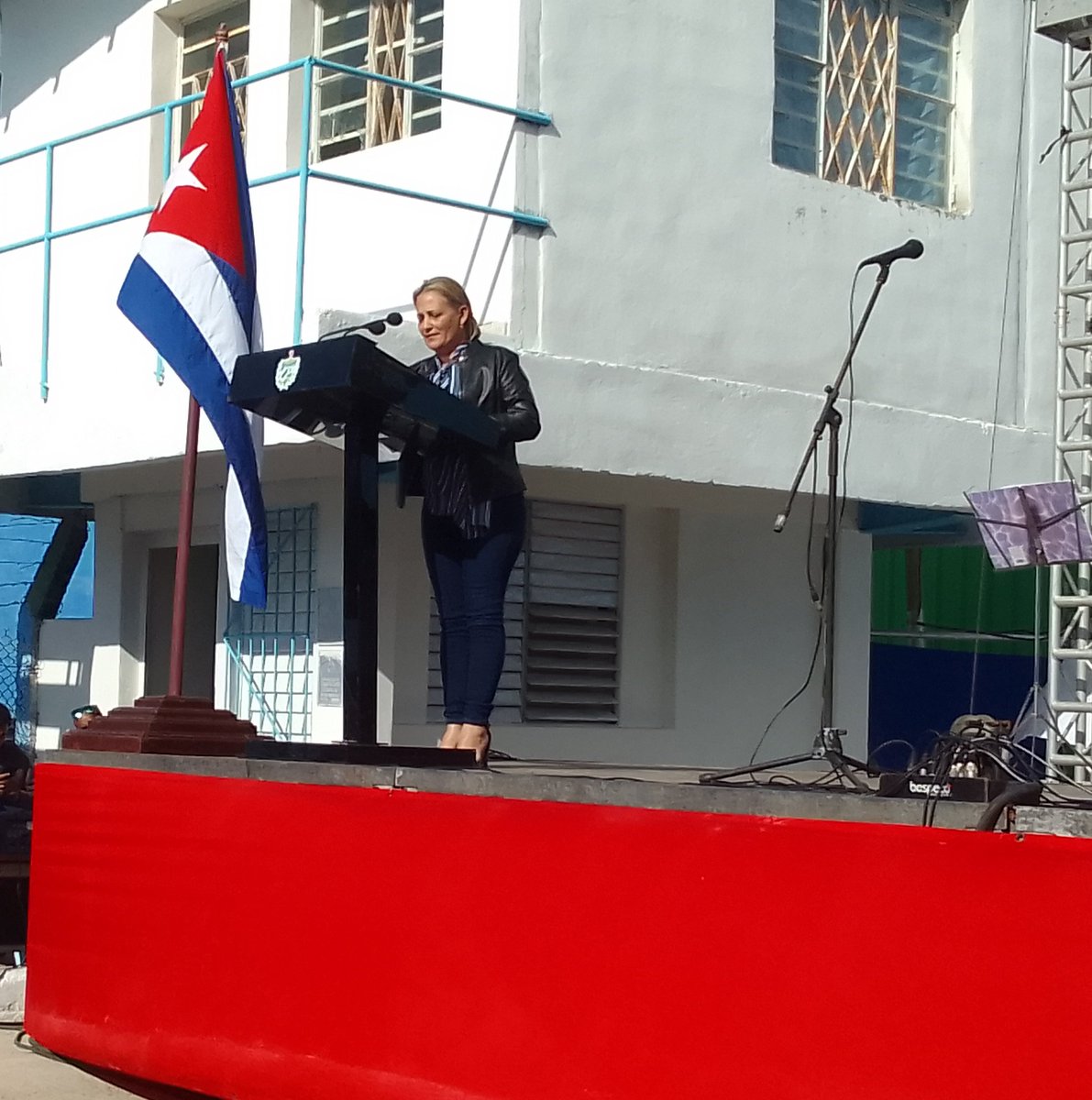 Se celebra acto Nacional por el día del Ferroviario en #LaHabanaDeTodos en la Empresa de Suministro Ferroviarios, SUMIFER presidido por <a href="/JorgeLuisTapiaF/">Jorge Luis Tapia Fonseca</a> Vice Primer Ministro de la República de Cuba y por <a href="/E_RdgzDavila/">Eduardo Rodríguez Dávila</a> Ministro de Transporte. #CubaEstáFirme #CubaVencerá.