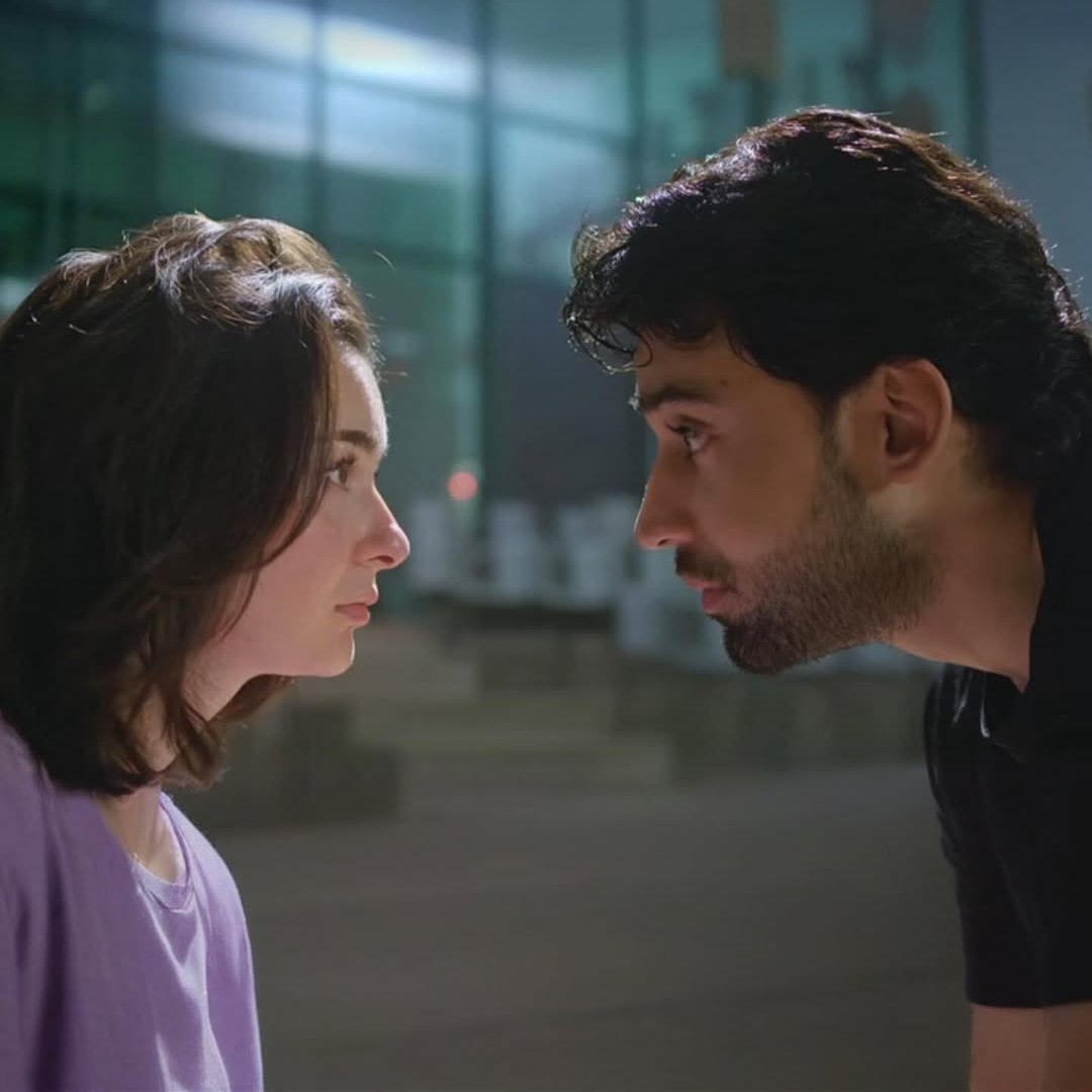 Just 5–6 episodes left, so bye guys...........I’m leavinG

But look at this frame 😩😍 
how do I even leave?

#MeriZindagiHaiTu #BilalAbbasKhan #HaniaAamir