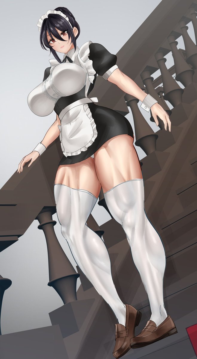 脚がバキバキなメイド 