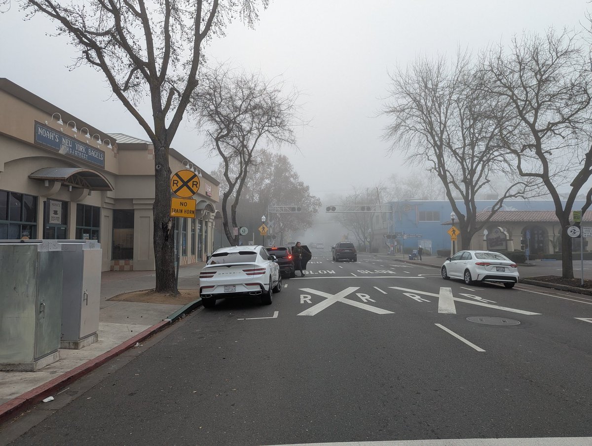 Сильный туман в Сакраменто.